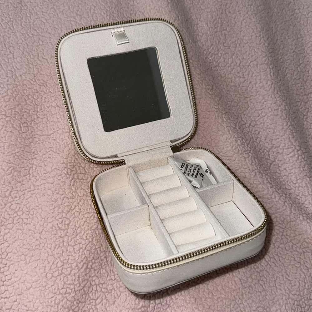 Cream Jewelry Box
